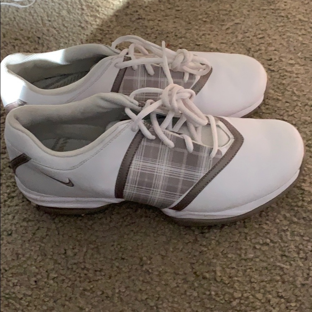 Women’s Nike golf shoes